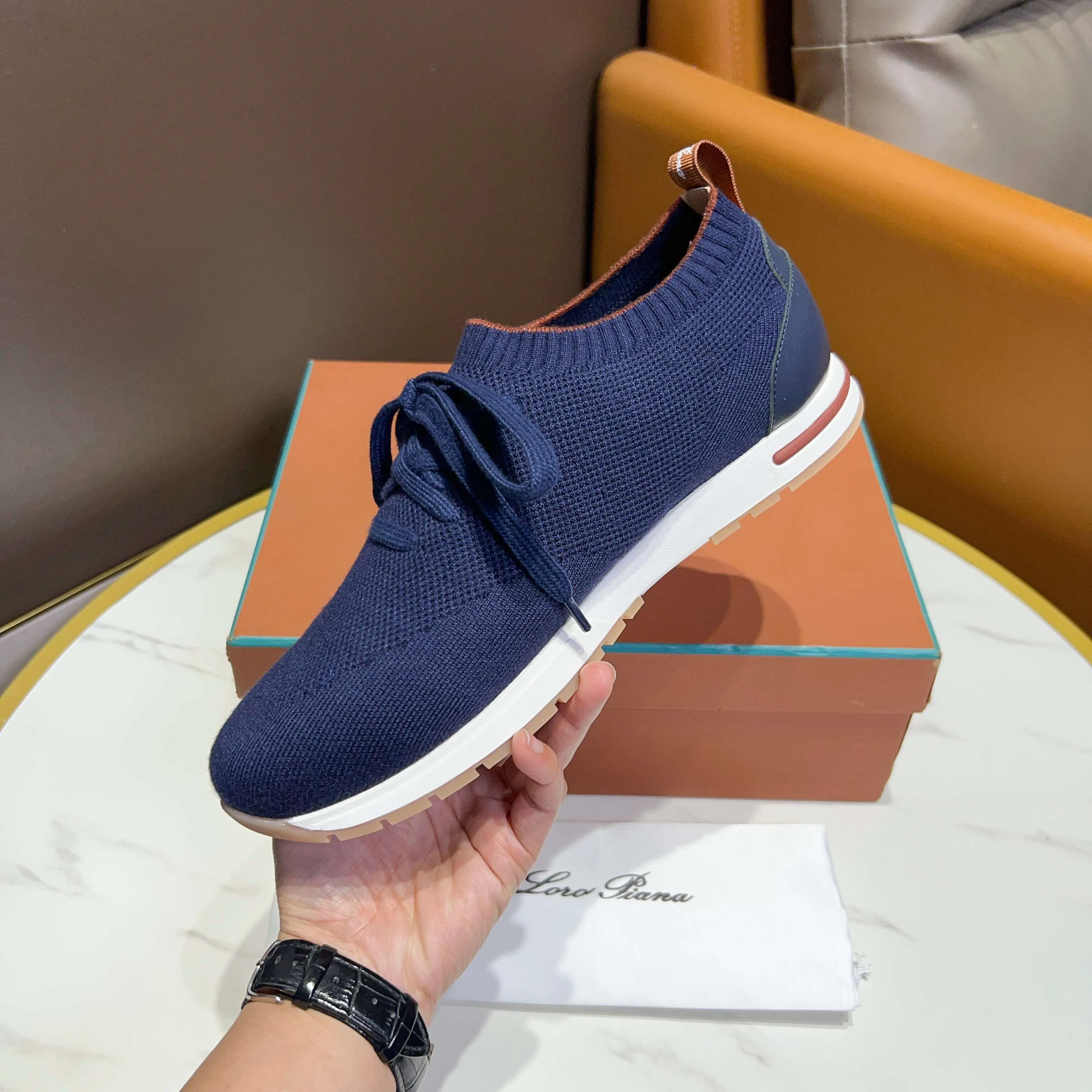 Factory price 400💰 (Loro men's shoes💰iana) New moccasin shoes official website original 1:1 mold opening, original quality💯Fine workmanship, high-end luxury☘The upper is made of original waterproof treated breathable fly-woven suede🌴Luxury🐂Leather lining🍓Rubber wear-resistant and non-slip outsole, size 38-44 (size 45 can be customized)